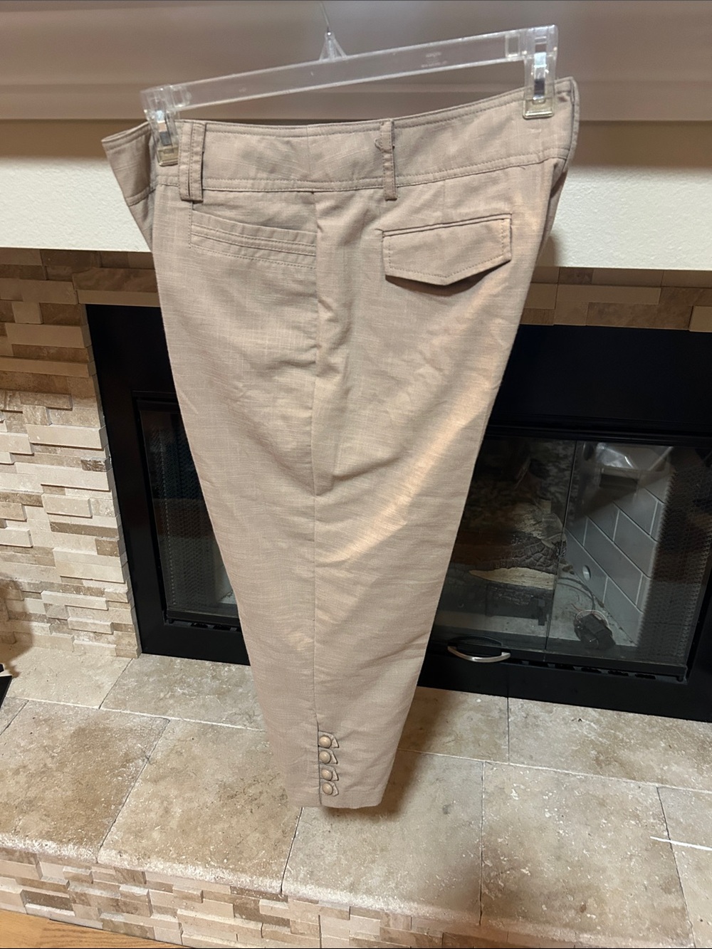 Larry Levine Slim Cropped Ankle Pants in Beige